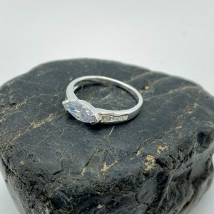 925 Silberring, glänzend mit Zirkonia, weiß