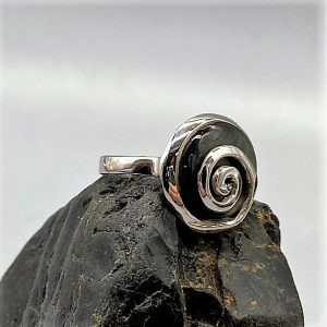 925 zilveren ring, glanzend met echt parelmoer, zwart