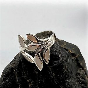 925 zilveren ring, glanzend met parelmoer, wit