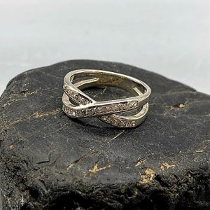 925 zilveren ring, glanzend met zirkonia steentjes, wit