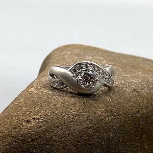 925 zilveren ring, mat / glanzend met zirkonia steentjes, wit
