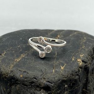 925 Silberring, glänzend mit Zirkonia, weiß