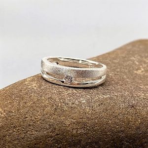 925 Silberring, matt und glänzend mit Zirkoniastein, weiß