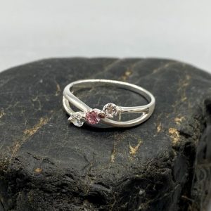 925 zilveren ring, mat / glanzend met zirkonia steentjes, wit-roze
