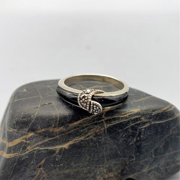 925 zilveren ring, glanzend met parelmoer en markasieten, zwart